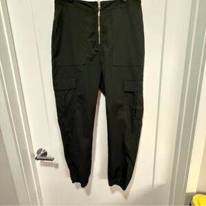 SHEIN Women’s Olive Green Cargo Jogger Pants with Zipper Front – Size L (8/10)